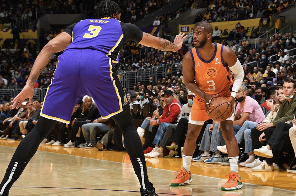 防守侧翼与 防守侧翼与